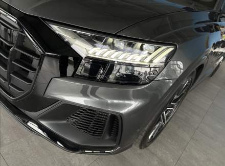 Audi - Q8