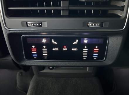 Audi - Q8
