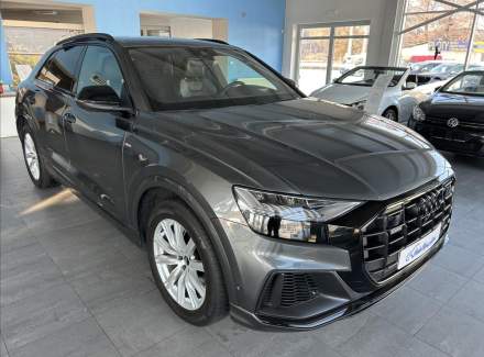 Audi - Q8
