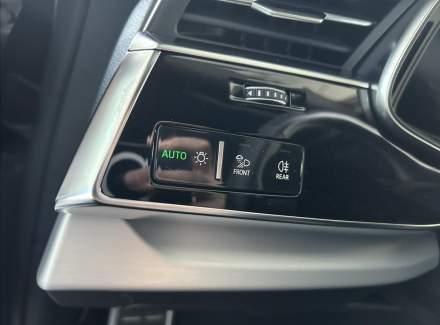 Audi - Q8