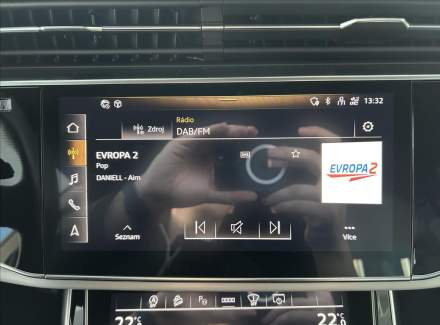 Audi - Q8