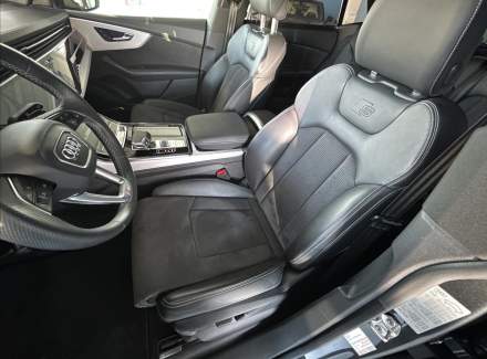 Audi - Q8
