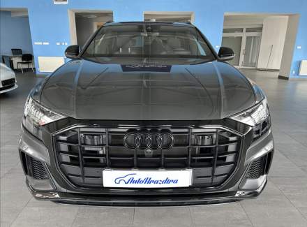Audi - Q8