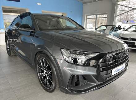 Audi - Q8