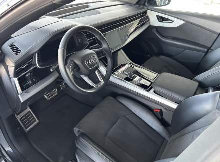 Audi - Q8
