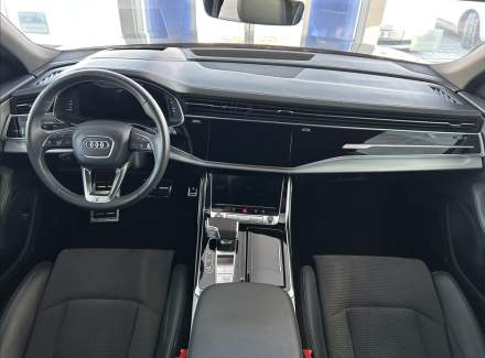 Audi - Q8