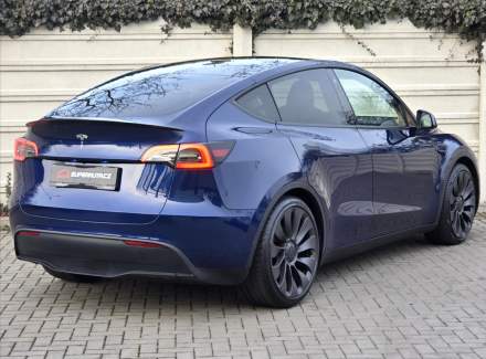 Tesla - Model Y