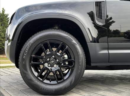 Land Rover - Defender