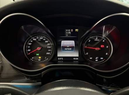 Mercedes-Benz - V-class