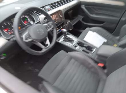 Volkswagen - Passat
