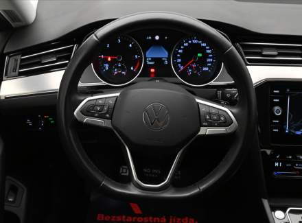 Volkswagen - Passat