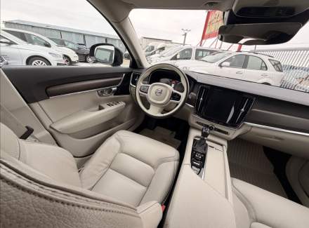 Volvo - V90