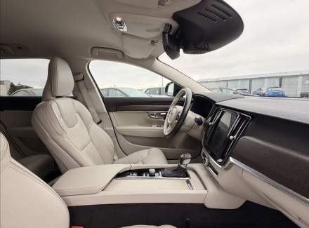 Volvo - V90