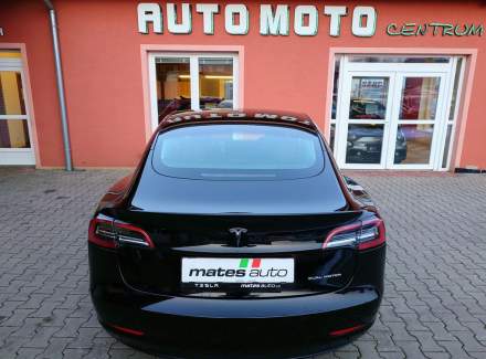 Tesla - Model 3