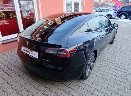Tesla - Model 3