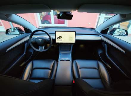 Tesla - Model 3