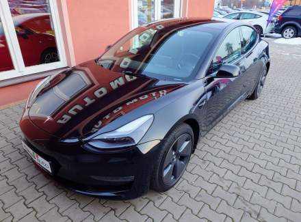 Tesla - Model 3