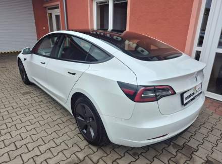 Tesla - Model 3