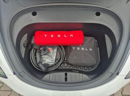 Tesla - Model 3