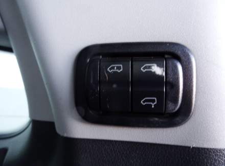 Mercedes-Benz - Viano