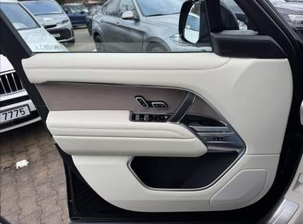 Land Rover - Range Rover