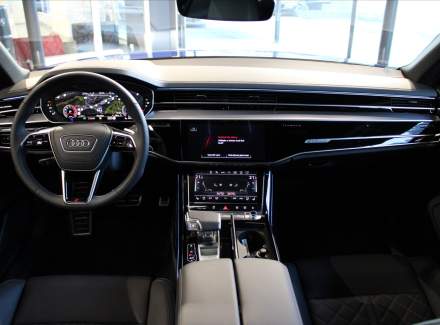 Audi - A8