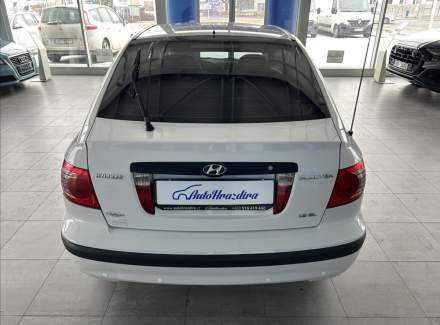 Hyundai - Elantra