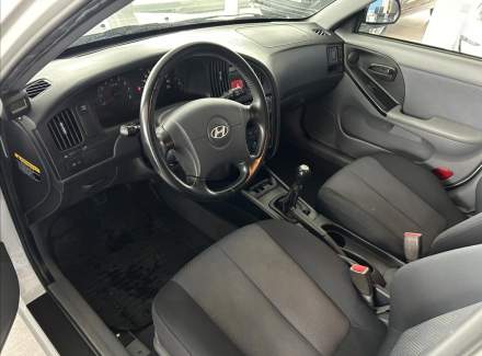 Hyundai - Elantra