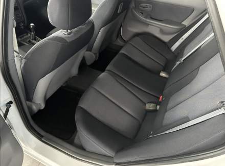 Hyundai - Elantra