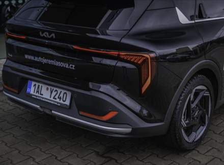 Kia - K4