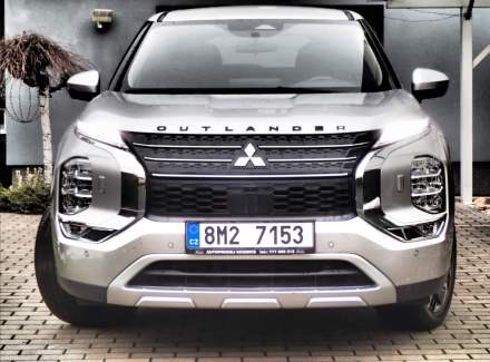 Mitsubishi - Outlander