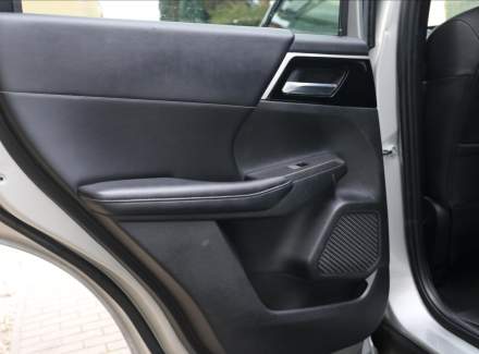 Mitsubishi - Outlander