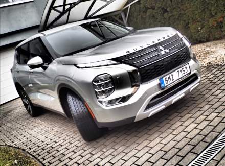 Mitsubishi - Outlander