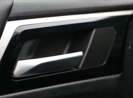 Mitsubishi - Outlander