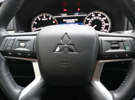 Mitsubishi - Outlander