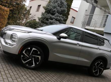 Mitsubishi - Outlander