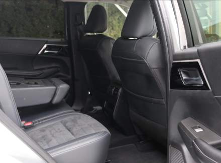 Mitsubishi - Outlander