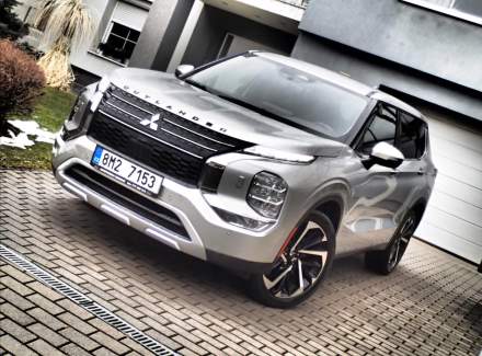 Mitsubishi - Outlander