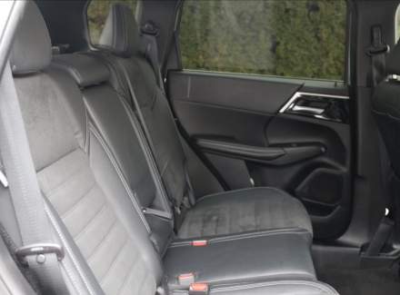 Mitsubishi - Outlander