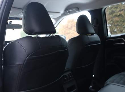 Mitsubishi - Outlander