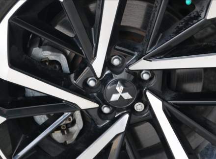 Mitsubishi - Outlander