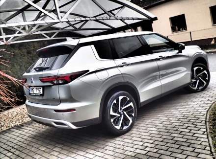 Mitsubishi - Outlander