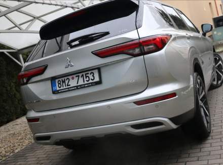 Mitsubishi - Outlander