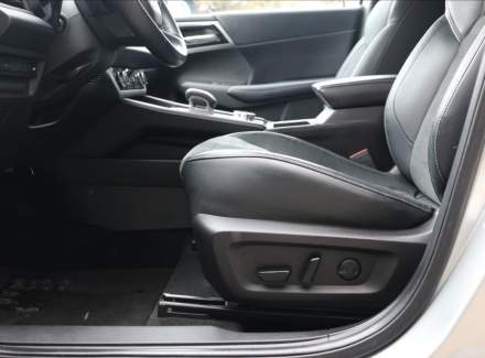 Mitsubishi - Outlander