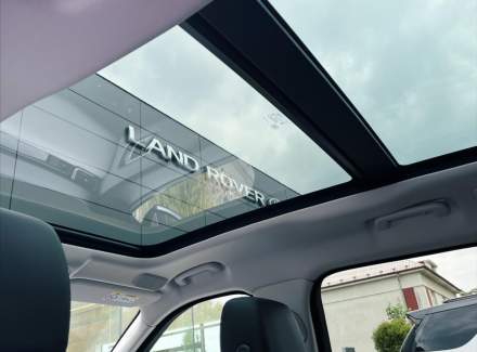 Land Rover - Range Rover Velar