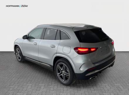 Mercedes-Benz - GLA