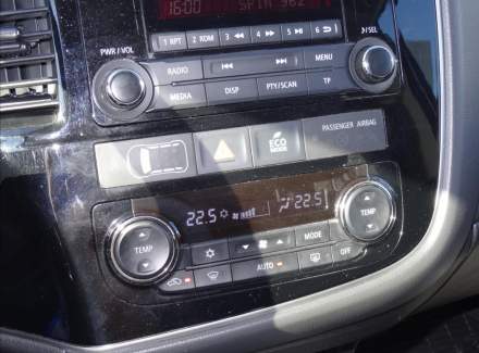 Mitsubishi - Outlander