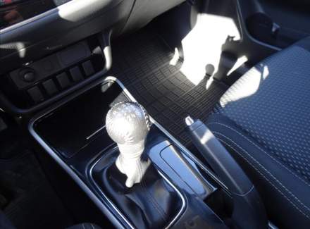 Mitsubishi - Outlander