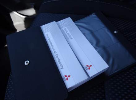 Mitsubishi - Outlander