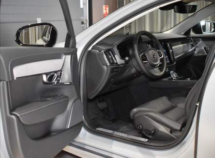 Volvo - V90